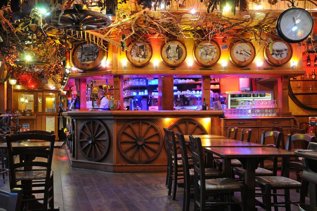 La Taverne Des Deux Augustins Étretat Exteriér fotografie